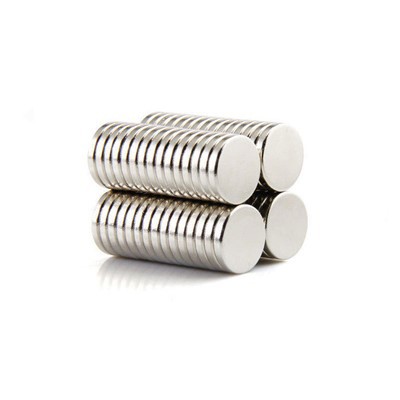 Silny magnes dyskowy